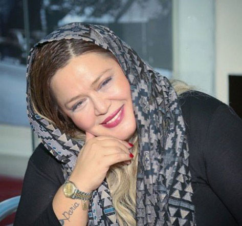 خالکوبی اسم دختر بهاره رهنما برروی دستش