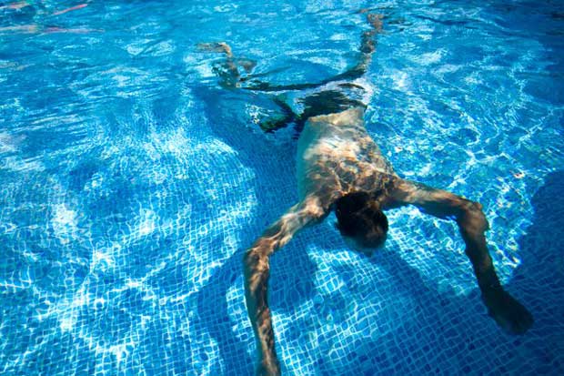 غرق شدن در استخر pool-Drown