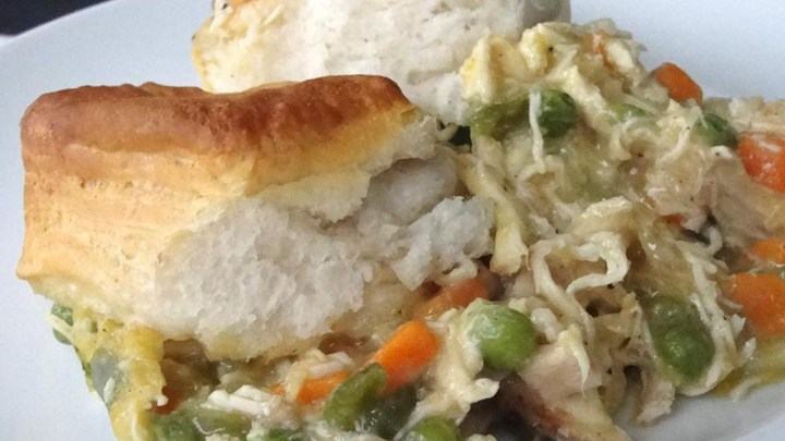 طرز تهیه غذای مرکب مرغ و بیسکویت