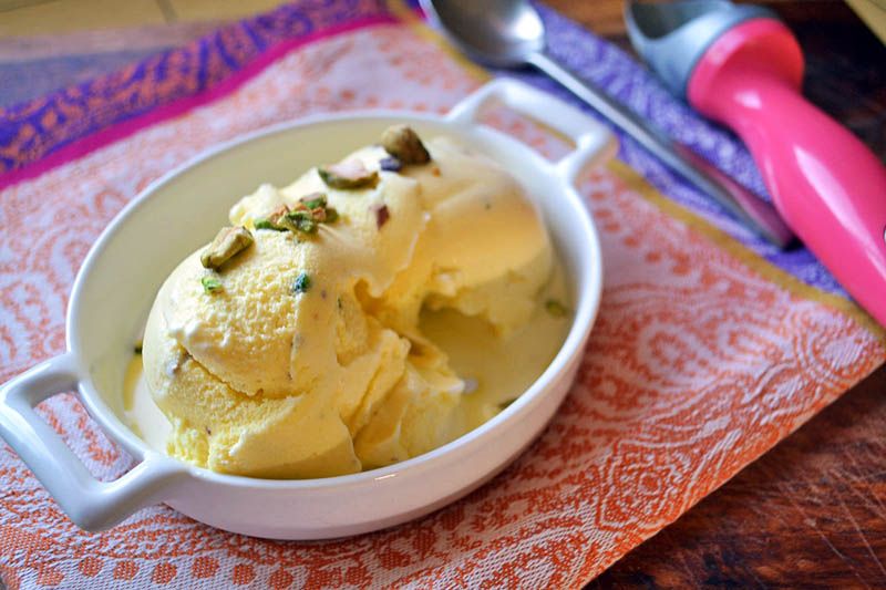 طرز تهیه بستنی وانیلی-زعفرانی