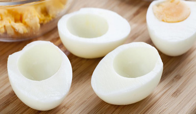 تخم مرغ کامل مصرف کنیم یا سفیده تخم مرغ؟